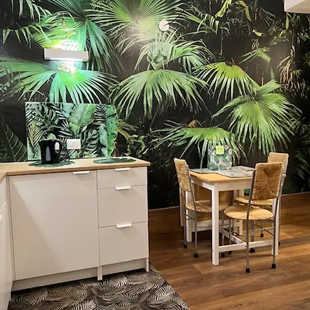 דירה Jungle Fever